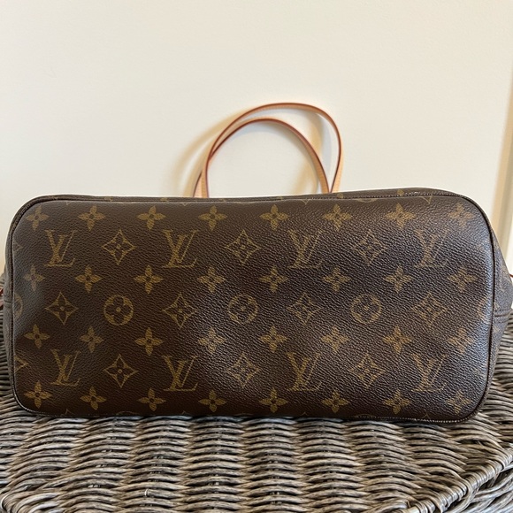 Louis Vuitton Neverfull MM Monogram - Picture 3 of 7